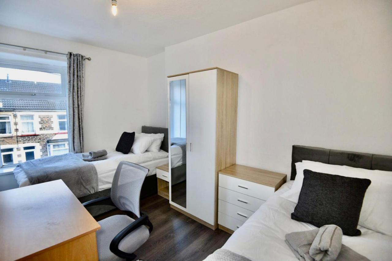 Come On In Villa Pontypridd Luaran gambar