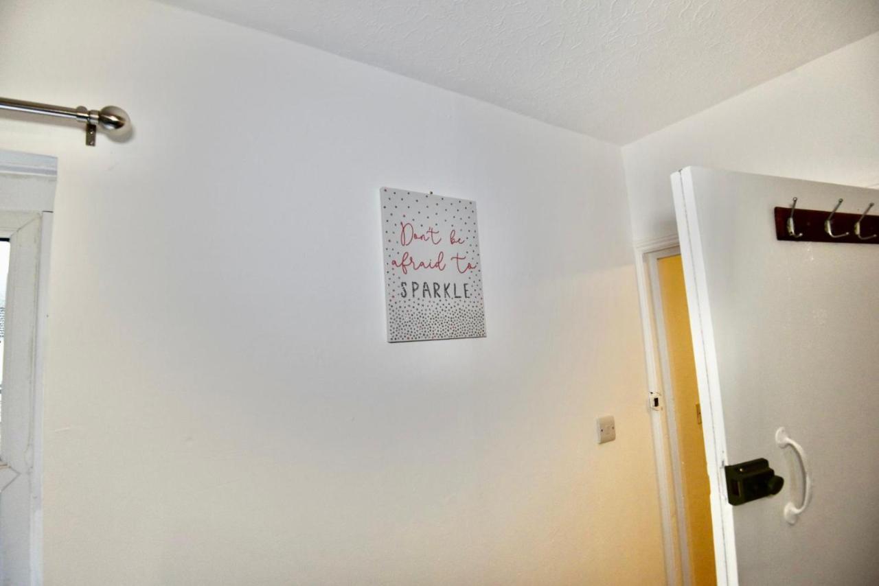 Come On In Villa Pontypridd Luaran gambar