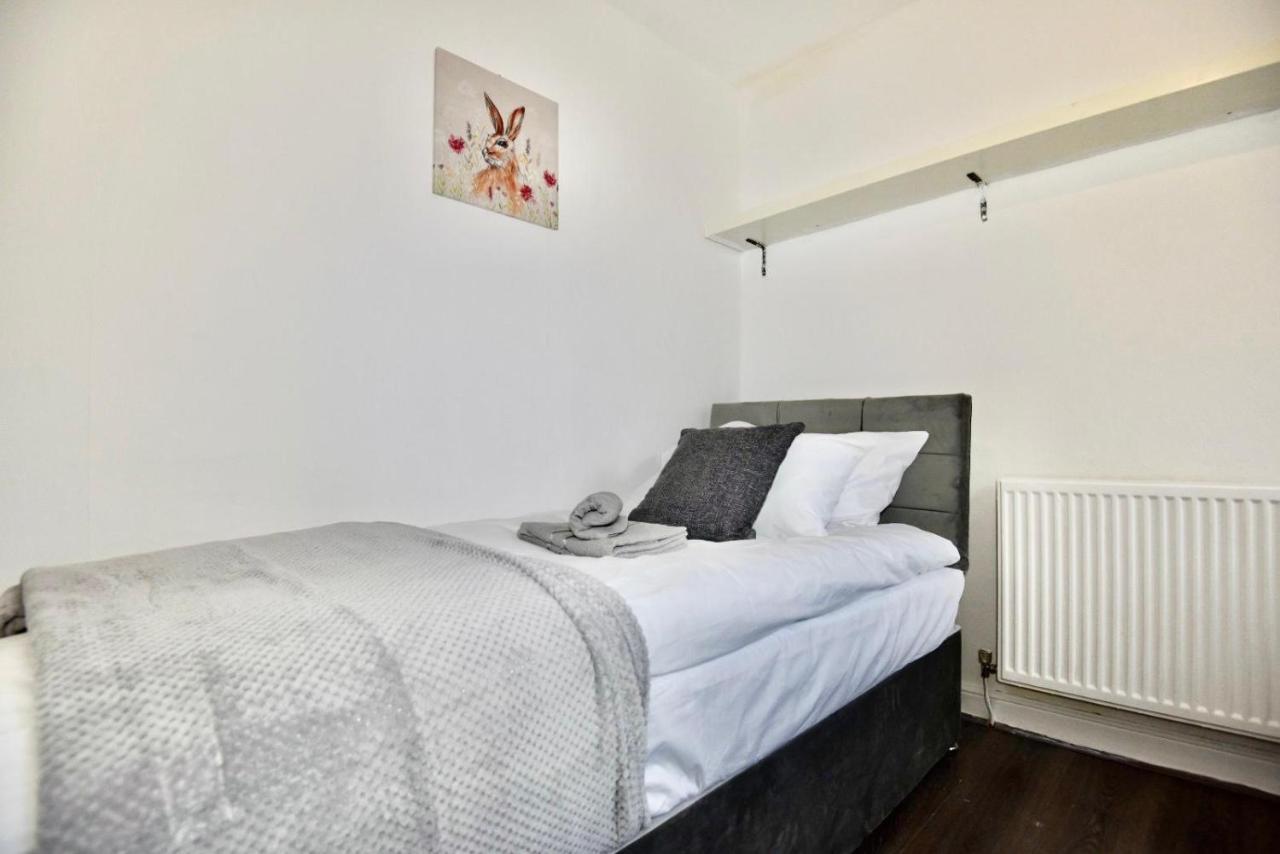 Come On In Villa Pontypridd Luaran gambar